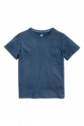 Набор футболок H&M  

100% органический хлопок  

размер 4-6 лет на рост 110. . фото 5