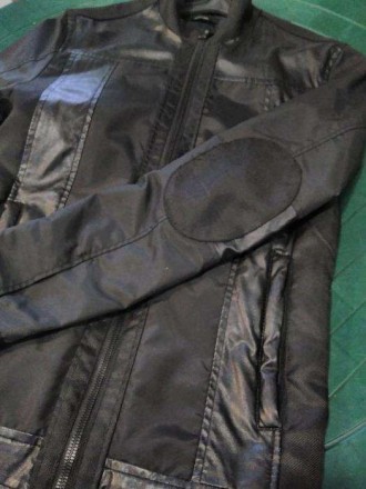 Продам куртку на подростка фирмы ZARA MAN размер S,осень-весна.С кожаными вставк. . фото 3