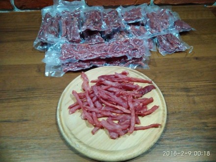 Джерки свиные (вяленое мясо) из свежей свинины  ( с не замороженной). Из филейки. . фото 3