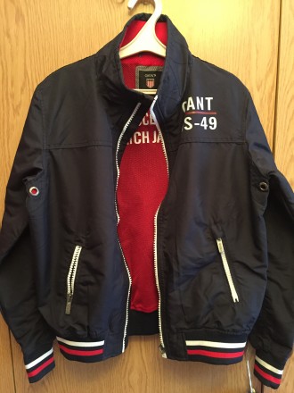 Куртка GANT американская, состояние новой, есть один нюанс, утерян язычек на бег. . фото 4
