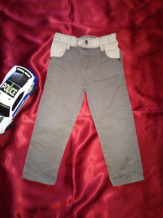 В наличии
Которые штаны, джинсы на мальчика 2-3 года, фирма Nutmeg, цвет хаки, . . фото 2