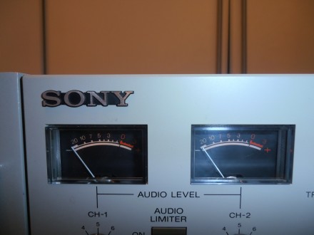 Видеомагнитофон Sony VO-7630 Высокое качество U.matic изображение и звук. .pal В. . фото 10