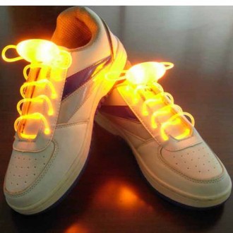 Светящиеся шнурки для обуви 1 пара - 2 штуки. Три режима работы: быстрое мигание. . фото 6