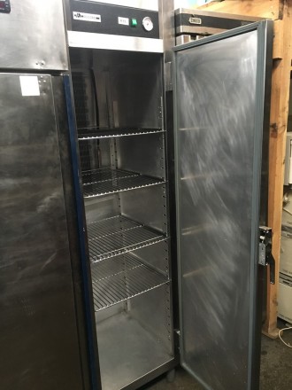 Продам статический холодильный шкаф бу для кафе. Шкаф холодильный бу не обветрив. . фото 2