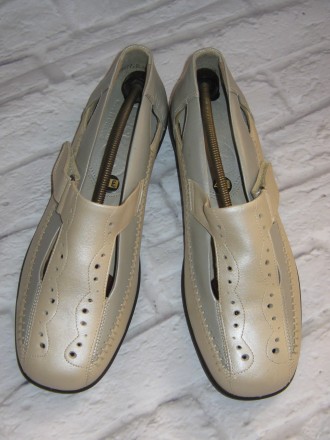 Продам отличные кожаные туфли Easy B (Англия), размер 40 (UK 6 полномерный).
Дл. . фото 2