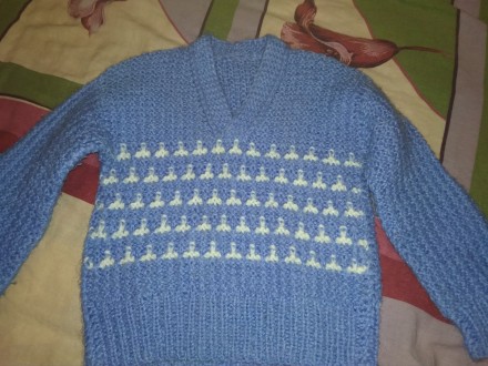 Теплый свитер вязаный. . фото 3
