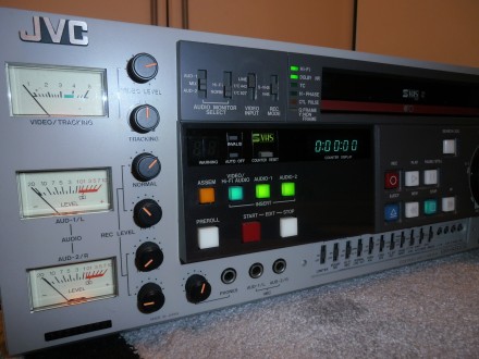 Студийный видеомагнитофон JVC BR-S810E SVHS, VHS очень подходит для оцифровки ви. . фото 8