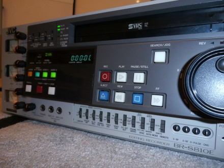 Студийный видеомагнитофон JVC BR-S810E SVHS, VHS очень подходит для оцифровки ви. . фото 12