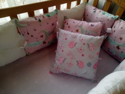 Бортики- подушечки в кроватку - залог безопасности и спокойного сна как новорожд. . фото 2