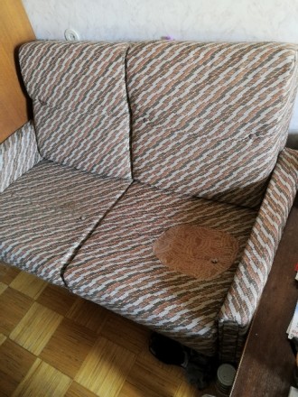 Срочно продам диван +2 кресла на дачу. Вывозите сами. Из Славутича. Тел.06656650. . фото 2