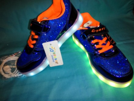 Подростковые кроссовки с LED подсветкой подошвы
и USB- зарядкой

7 цветов, 11. . фото 4