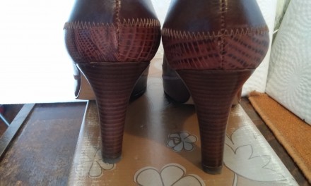 Очень элегантные коричневые кожаные туфли фирмы Stephanie classic 41р!
Очень кр. . фото 4