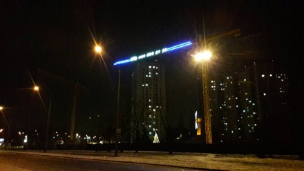 Подсветка кранов в Киеве. Рекламное оформление башенных кранов - новый креативны. . фото 3