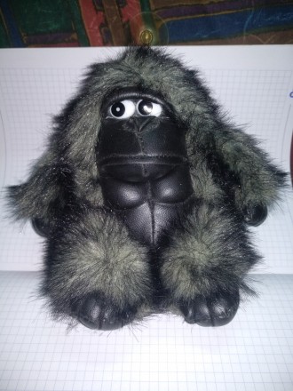 Кожаная мягкая игрушка горилла на присоске

Размеры:

Высота: 16 см

Ширин. . фото 2