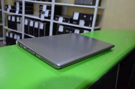 Тонкий легкий ноутбук в металлическом корпусе с матовой матрицей TOSHIBA PORTEGE. . фото 4