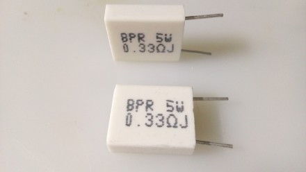 Нові неіндуктивні керамічні резистори 5 Вт 0.33 Ом (вертикальні виводи). Ціна за. . фото 2