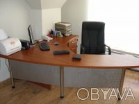 Изготовление офисной мебели на заказ. Компьютерные и письменные столы, мобильные. . фото 2