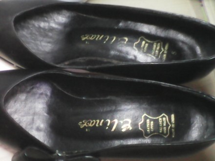 Срочно продам черные, классические туфли на узкую,маленькую ножку. Туфли кожаные. . фото 3