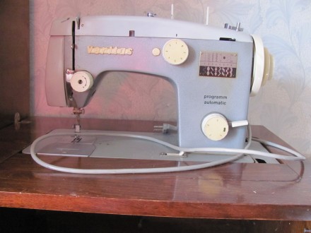 Швейная машина с ножным приводом марки Veritas.

В хорошем рабочем состоянии,в. . фото 2