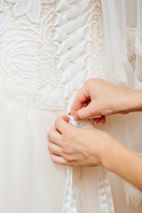 Продам своё свадебное платье. Не венчанное. Цвет пудра ( юбка ) верх с бежевого . . фото 3