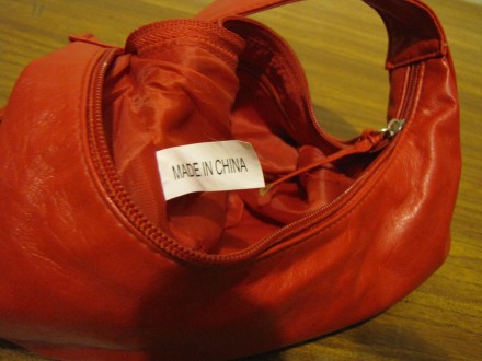 Аккуратные маленькие  женские сумочки черного и красного цвета. . фото 5