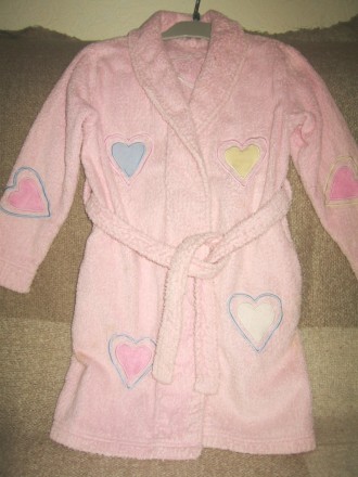 Детский розовый махровый халат HB Fashion. 
Украшен аппликациями-сердечками, 10. . фото 2