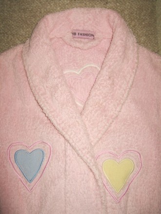 Детский розовый махровый халат HB Fashion. 
Украшен аппликациями-сердечками, 10. . фото 4