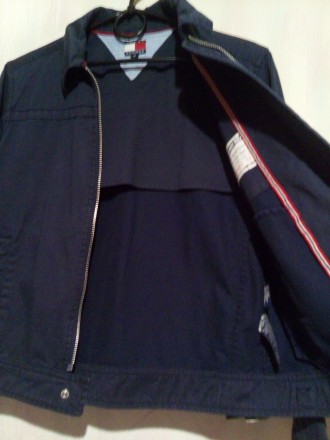 Куртка на подростка очень удобная, в идеальном состоянии, практически новая. . фото 3
