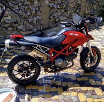 Ducati hypermotard 796 Состояние на 5 из 5 Бережный уход, регулярная смена масла. . фото 2