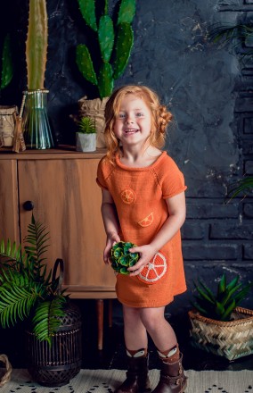 детское летнее вязанное платье с карманами- апельсинками

Яркое и необычное пл. . фото 3