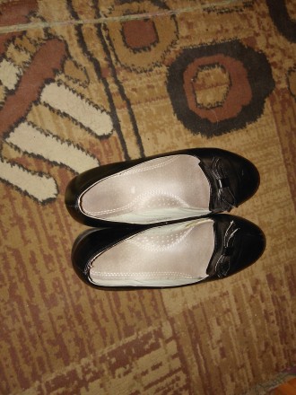 Туфли детские для девочки,черного цвета,подошва сплошная,размер 34,длина стельки. . фото 4