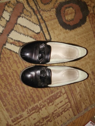 Туфли детские для девочки,черного цвета,подошва сплошная,размер 34,длина стельки. . фото 3
