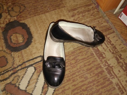 Туфли детские для девочки,черного цвета,подошва сплошная,размер 34,длина стельки. . фото 2