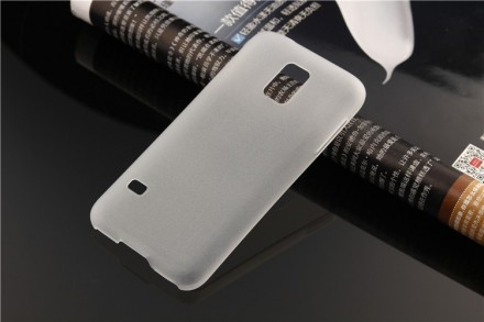 Чехол (бампер) ультратонкий 0,3мм OZAKI для:
***
- Samsung Galaxy S5 Mini G800. . фото 8