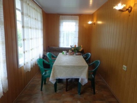 Продам дом в селе Новая Дофиновка, с ремонтом.
Уютный добротный 1 этажный дом в. Новая Дофиновка. фото 2