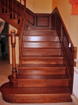 Изготовление деревянных лестниц любой сложности.Рестоврация.. . фото 3