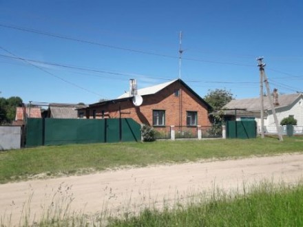 Продается жилой дом в пгт. Репки (Черниговская область).
Дом расположен по улиц. Репки. фото 3