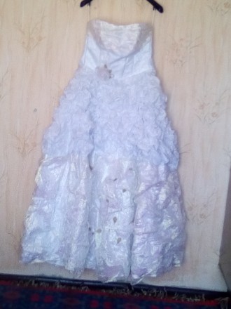 Продам красивое свадебное платье белого цвета, размер: 46-48.  Одевалось один ра. . фото 3