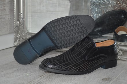 Мужские туфли с перфорацией, по супер цене.
Туфли выполнены из кожзама с перфор. . фото 5