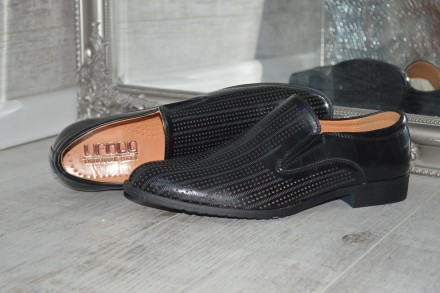 Мужские туфли с перфорацией, по супер цене.
Туфли выполнены из кожзама с перфор. . фото 4