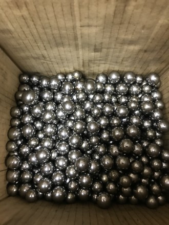 Продам шарики 
Сталь-ШХ15
Твёрдость 63-68 ед
Степень точности от 20-200 
Ф-5. . фото 3