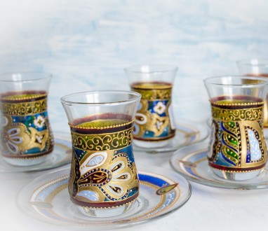 Азербайджанские стаканчики для чая Армуды с росписью.
все наборы армуд и витраж. . фото 3