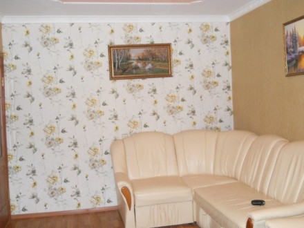 В квартире выполнен качественный ремонт: стяжка стен, натяжные потолки, установл. . фото 3