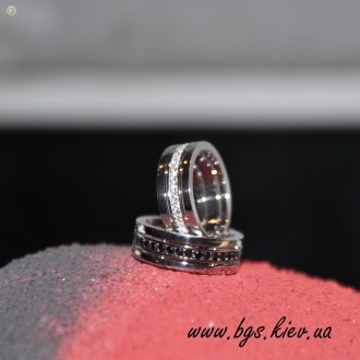 Обручальные кольца с черными бриллиантами http://bgs.kiev.ua/koltsa-s-chernymi-b. . фото 3