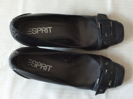 Туфли с пряжкой Esprit черного цвета
Указан 39 р.
Длина стельки 25.3 см
Ширин. . фото 5