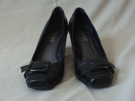 Туфли с пряжкой Esprit черного цвета
Указан 39 р.
Длина стельки 25.3 см
Ширин. . фото 6