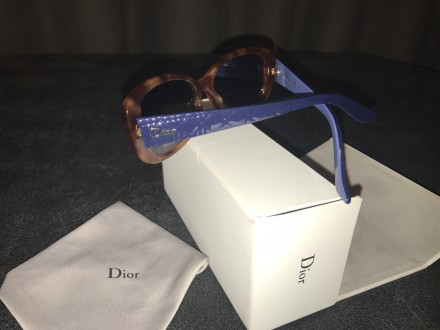Продам фирменные очки Dior в отличном состоянии.Оригинал!!!Покупала во Франции (. . фото 4