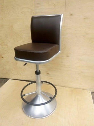 Компания производитель SPDS Group предлагает высокие барные стулья под игровые с. . фото 5