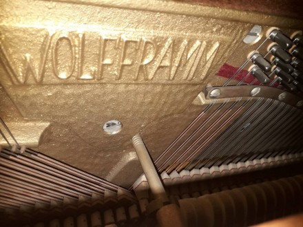 Продам шикарное немецкое пианино "H.WOLFFRAMM" 

Инструмент в прекрасном состо. . фото 10