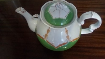 Большой фарфоровый нарядный чайник для праздничного чаепития. Производство СССР.. . фото 2